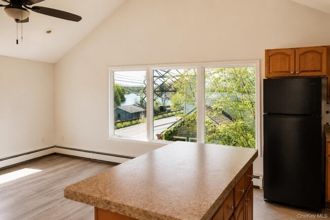 Building Photo - 435 Abeel St