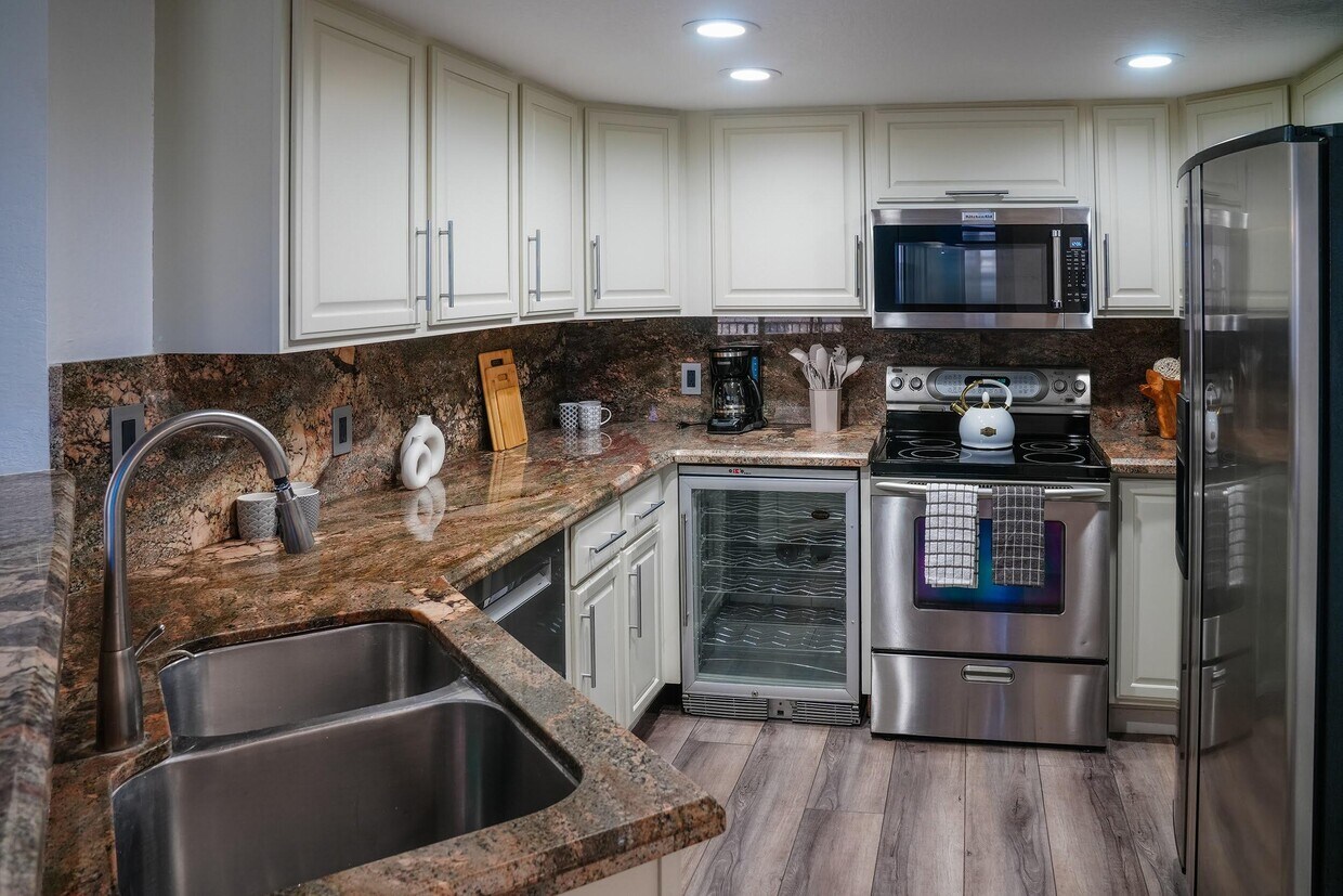Primary Photo - 1801 N Flagler Dr