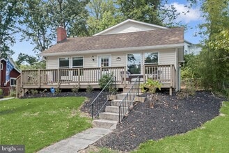 Building Photo - 500 Fern Rd