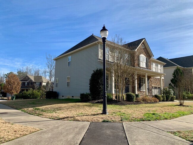 Building Photo - Spacious 5 Bedroom | 4 Bath Cary Home, Law...