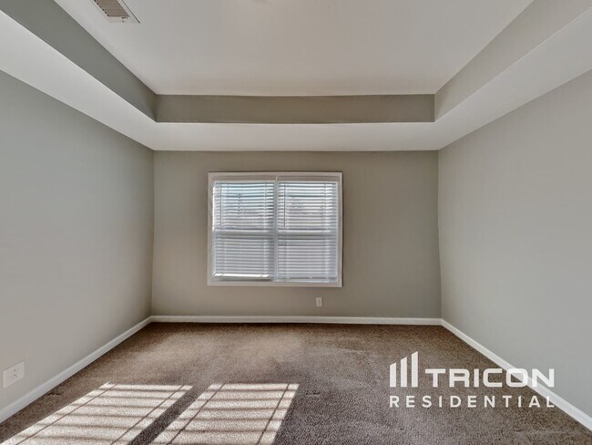 Foto del edificio - 1321 Loren Circle