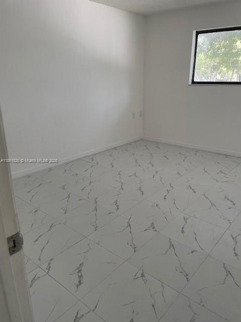 Foto del edificio - 6975 NW 179th St