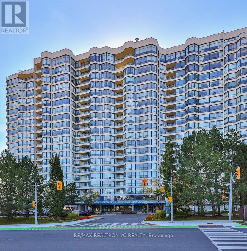 Photo principale - 1-1701 Clark Ave W