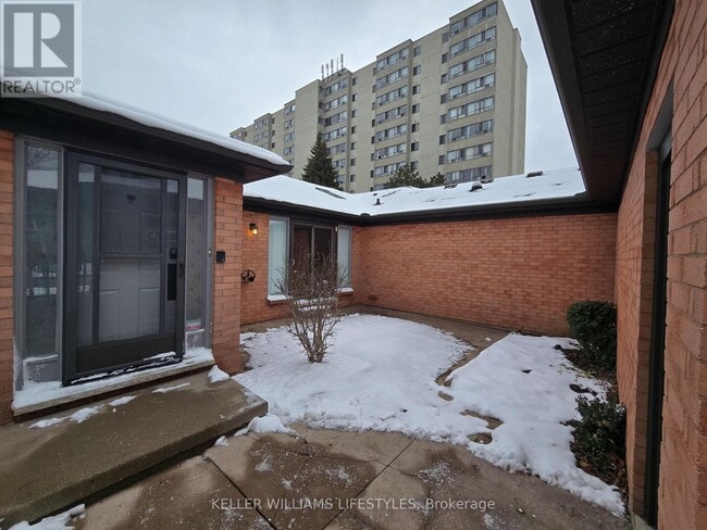 Building Photo - 65 Fiddlers Green Rd