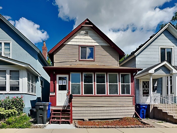 Primary Photo - LEASING SPECIAL! Splendid 2 Bedroom, 2 Bat...
