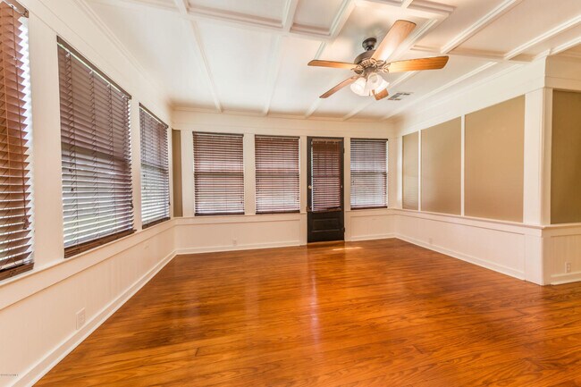 Building Photo - 428 Berard St.