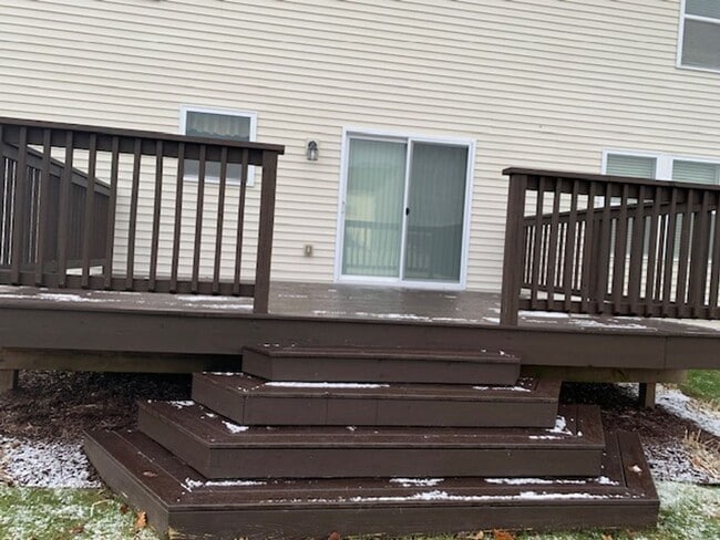 Building Photo - 4 BEDROOM 3 1/2 BATHROOM HOUSE FOR LEASE I...
