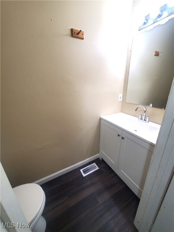 9923 Bessemer Ave Cleveland, OH 44104 – photo 2