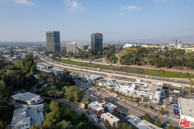 Views of Universal City - 3521 Cahuenga Blvd W