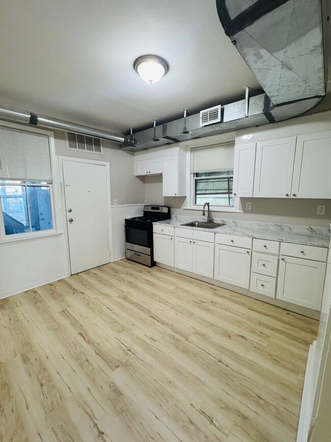 Photo - 38 S 17th St Apartment