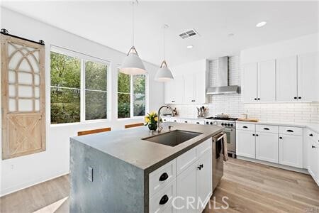 Foto del edificio - 945 Sunlit Ln