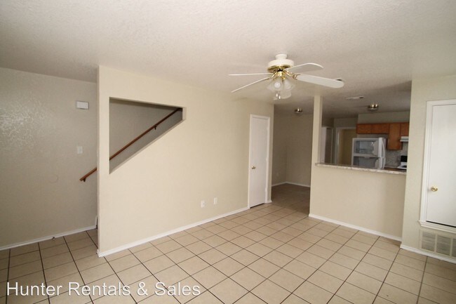Building Photo - 4504 Jeff Scott Dr