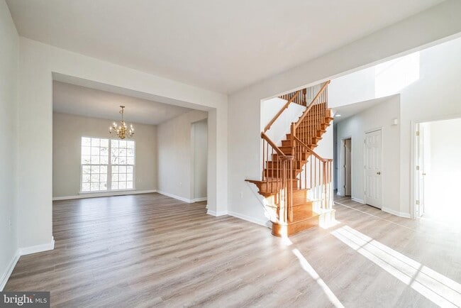 Foto del edificio - 215 Kemper Ct