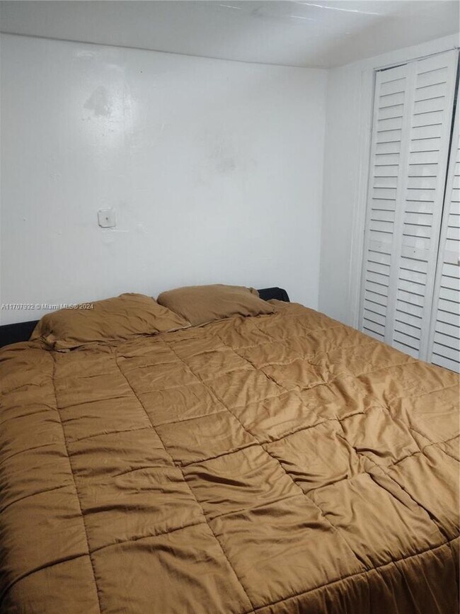 Foto del edificio - 2240 NW 98th St
