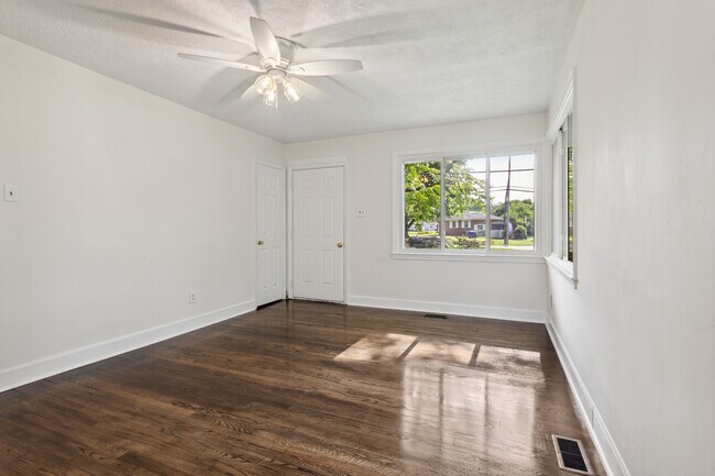 Foto del edificio - 577 Harpersville Rd