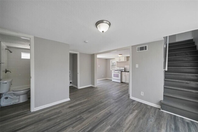 Building Photo - 5244 Leeland St