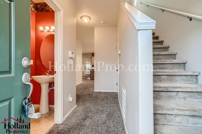 Building Photo - Beautiful Hillsboro Home in Great Location...