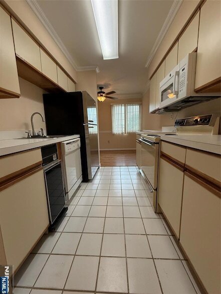 Foto del edificio - 289 Valley Blvd