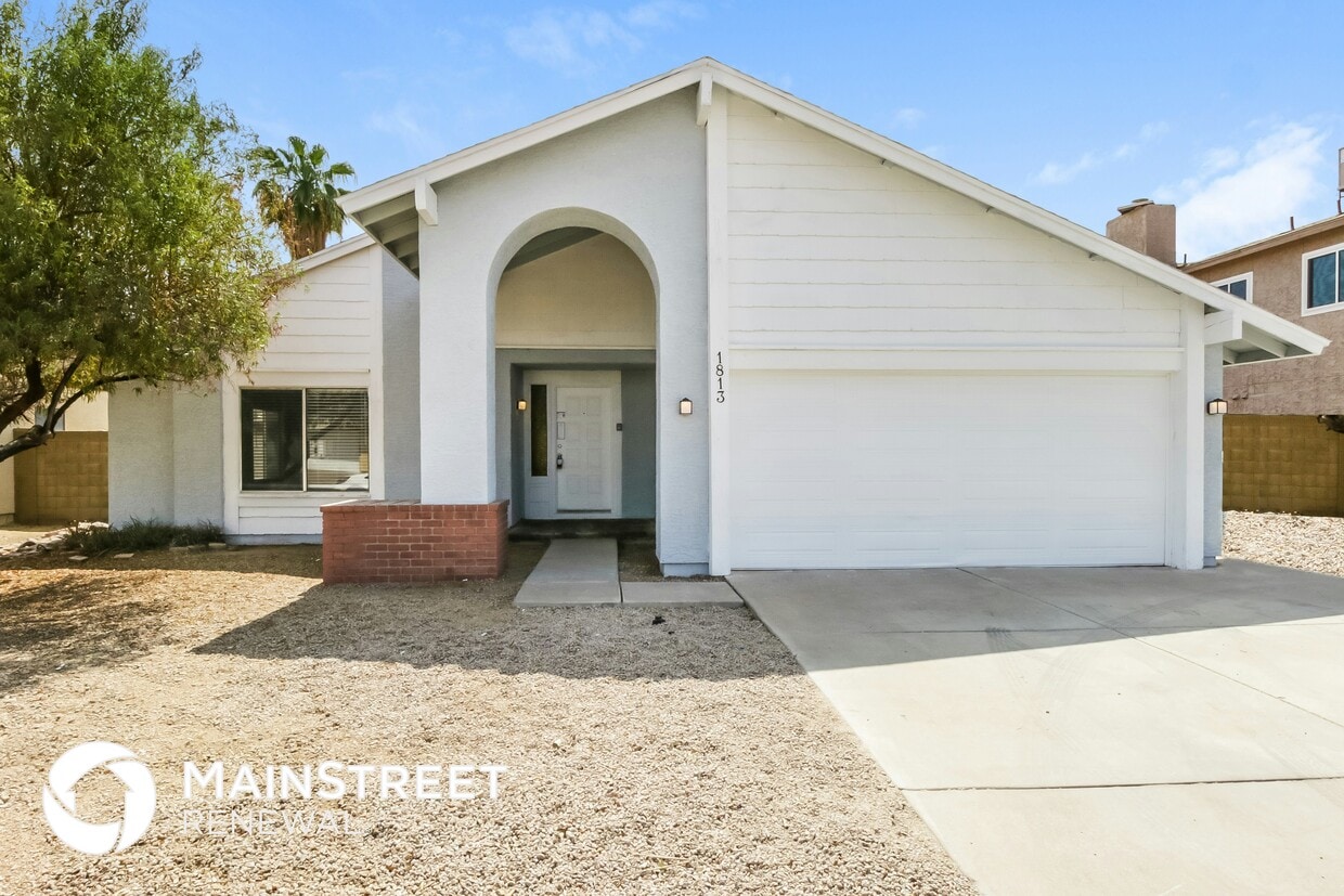 Primary Photo - 1813 E Alta Vista Rd