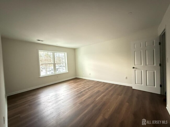 Building Photo - 1225 Waterford Dr