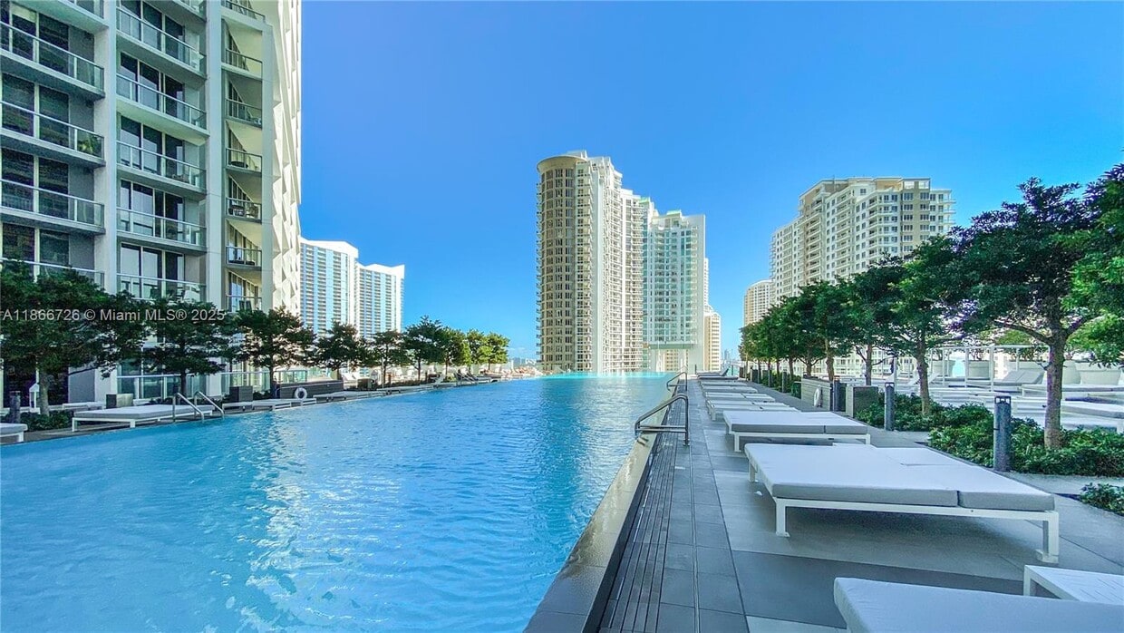 Primary Photo - 475 Brickell Ave