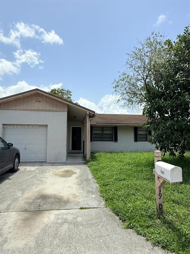 Foto principal - 1902 SW 97th Ave