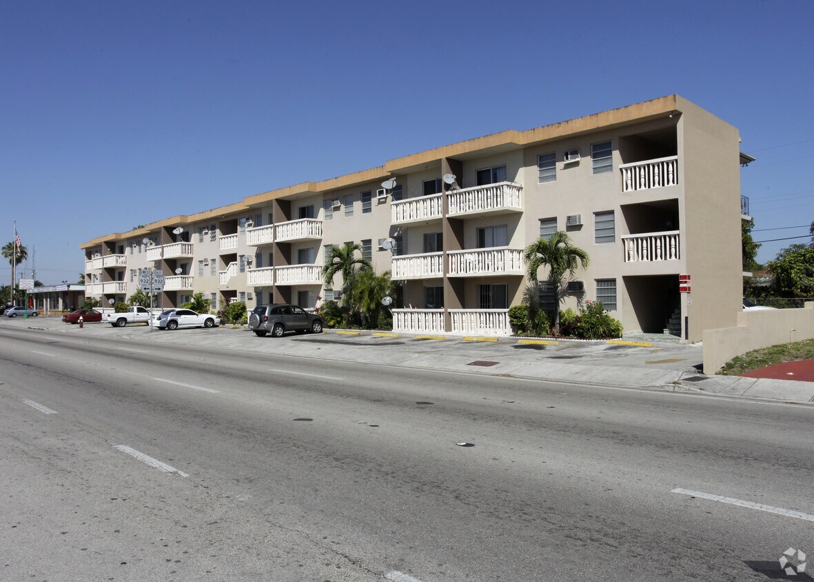 Foto principal - 4801 E 8th Ave