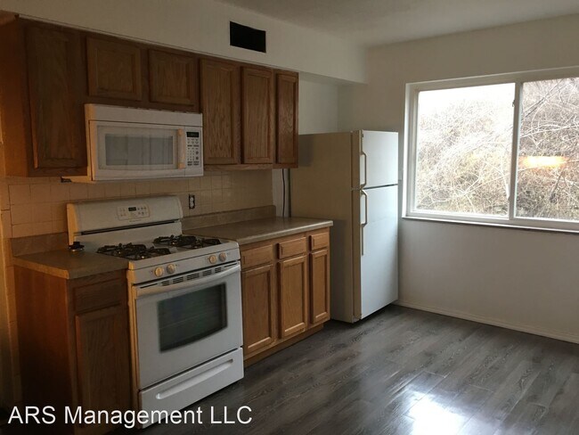 Building Photo - 3 br, 2 bath House - 6654 Kenwood Drive