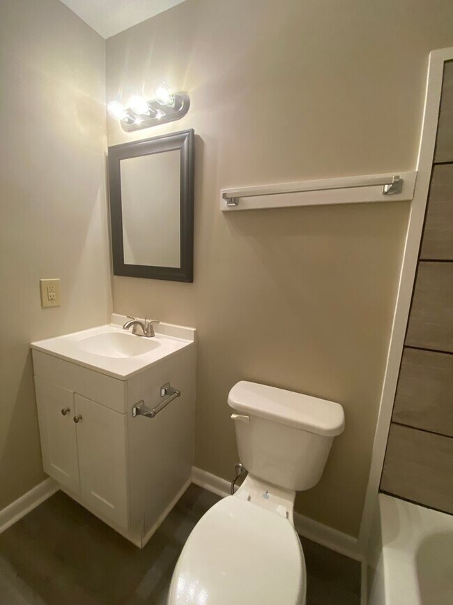 Building Photo - 4 bedroom house near downtown Athens for p...