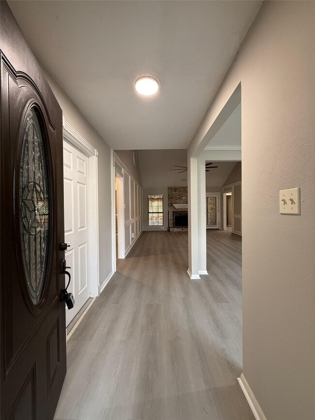 Building Photo - 1042 Cascade Creek Dr