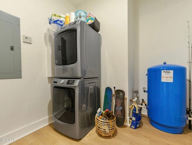 Foto del edificio - 218 Front St