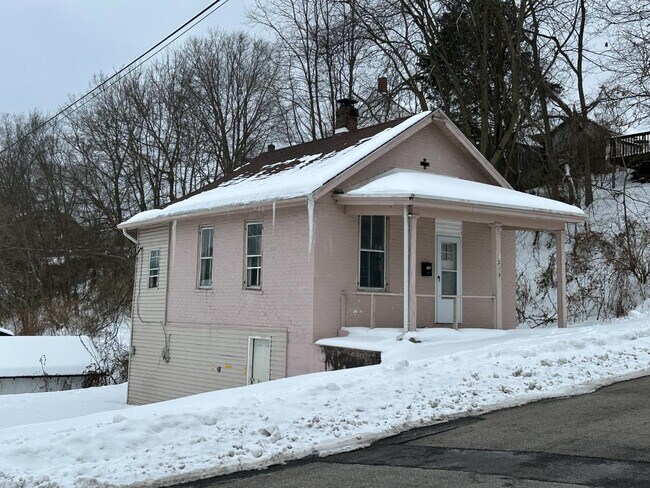 Foto del edificio - 210 E 7th St