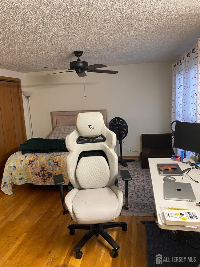 Foto del edificio - 4607 Hana Rd