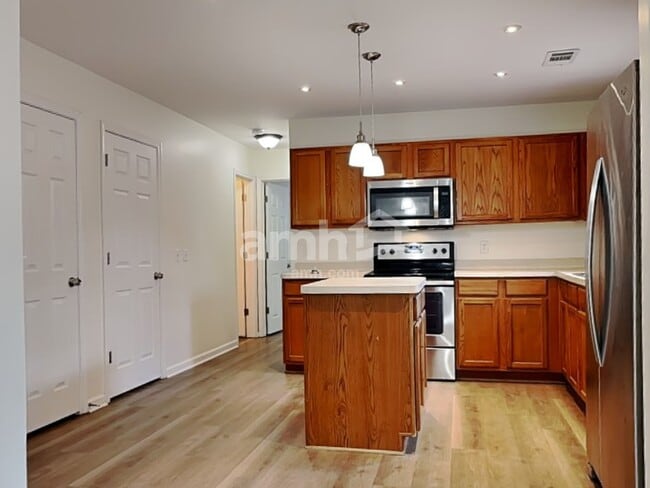 Building Photo - 97 Pine Ridge Dr