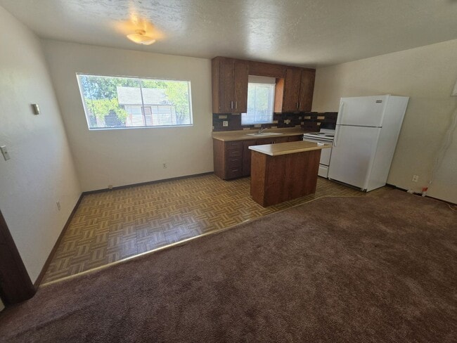 Building Photo - 1515 1/2 Solano St