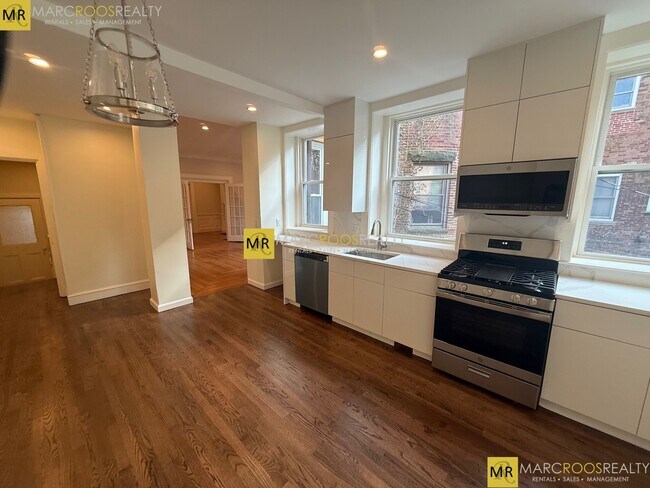 Foto del edificio - 1726 Beacon St