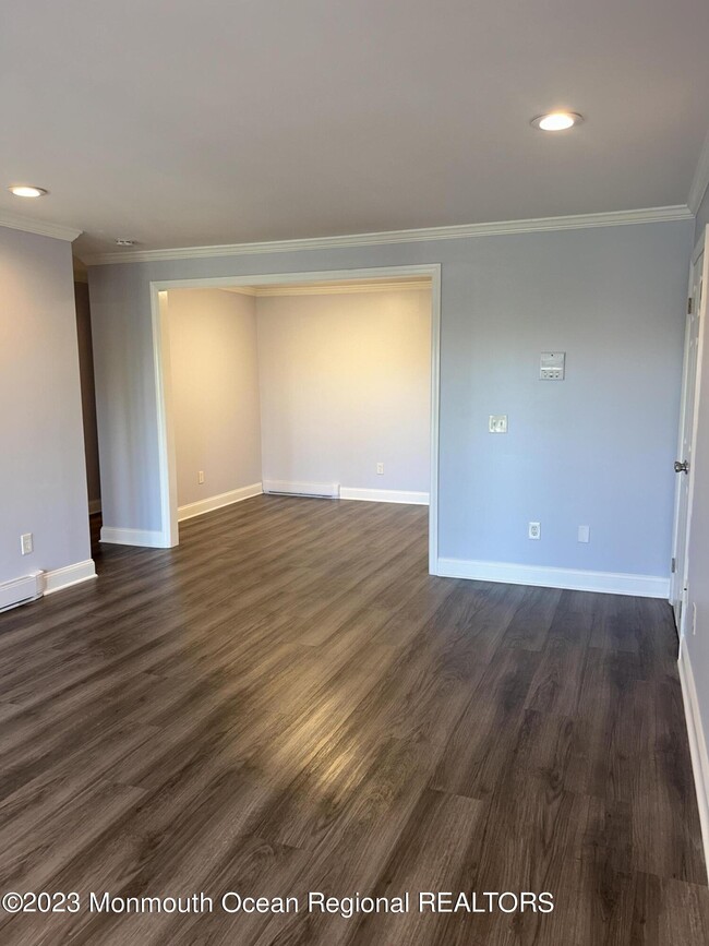 Building Photo - 330-B11 Shore Dr