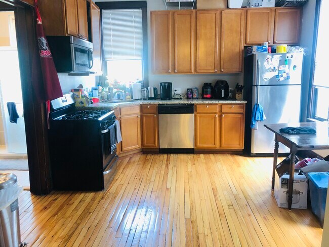 Foto del edificio - 3045 N Clifton Ave