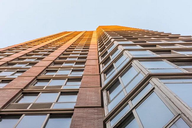 Building Photo - 130 W 26th St