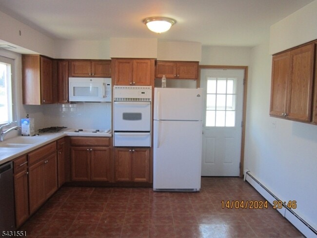 Building Photo - 138 Haverhill Ave