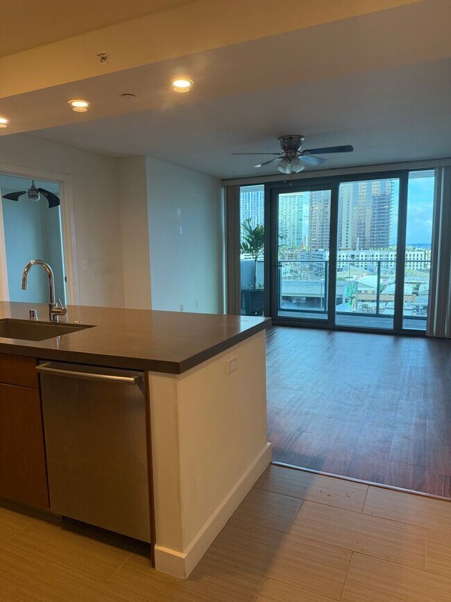 Building Photo - 600 Ala Moana Blvd