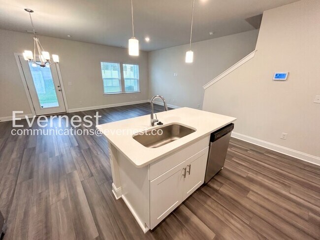 Foto del edificio - 4522 Skywood Ln