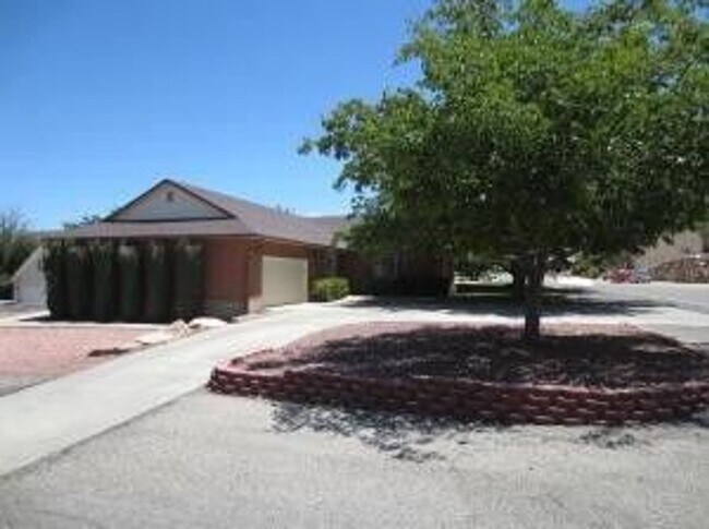 Foto del edificio - Amazing Home in Bloomington Hills