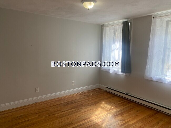 Building Photo - 143 Highland St