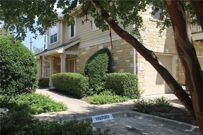 Building Photo - 16100 S Great Oaks Dr