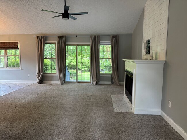 Foto del edificio - 105 Owls Nest Ct