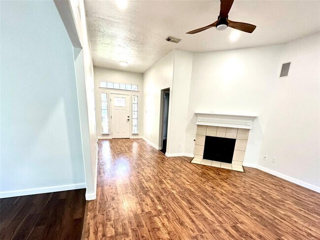 Foto del edificio - 14715 Trailbrook Dr