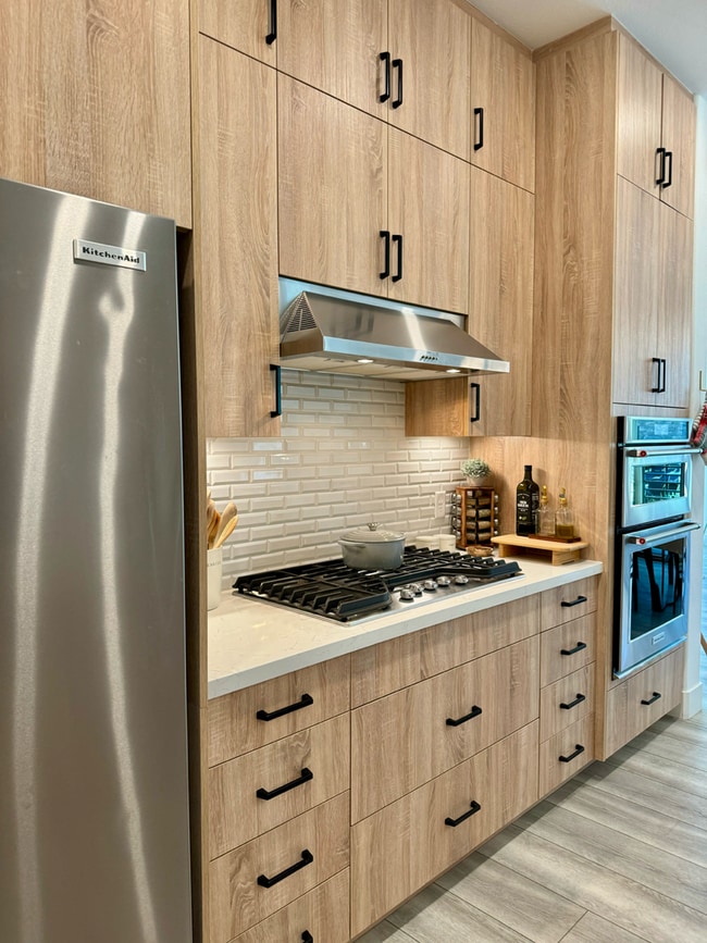 Building Photo - Beautiful Custom 3 Bedroom 2 Bath in Metro...