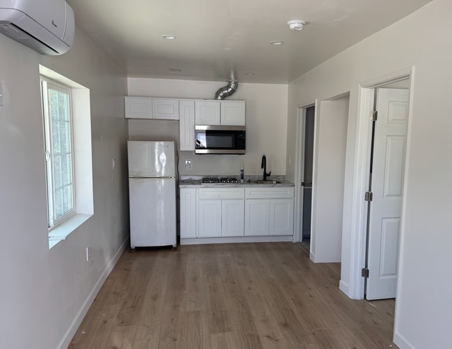 Foto del edificio - 19339 Vanowen St