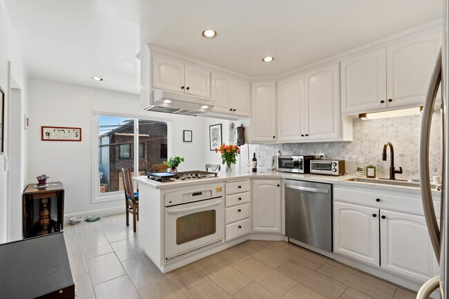 Foto del edificio - 232 Nevada St